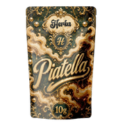 Piatella 60% THCA ice water hash med lys gylden farve og Herbz emballage
